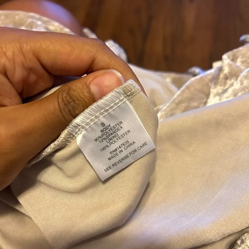 New Romeo and Juliet dress - Picture 4 of 4